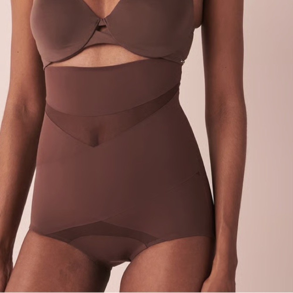 BNWT La Vie En Rose Microfiber High Waist Shaping Panty